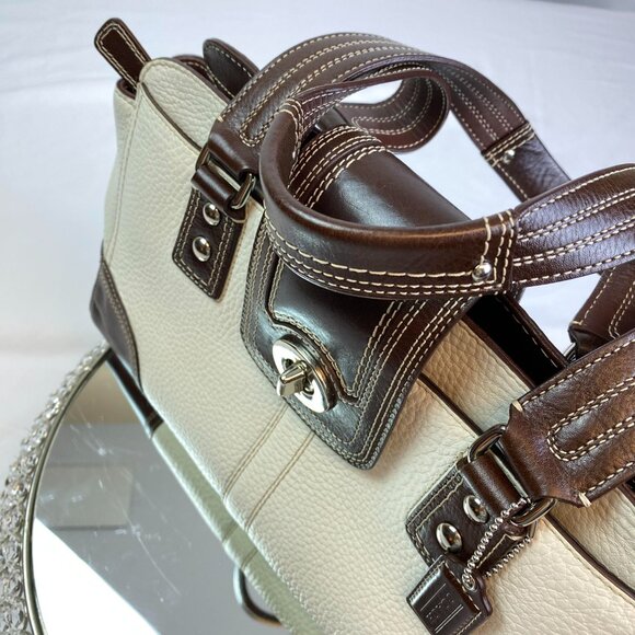 Coach Leather Turnlock Satchel Brown Cream - F13961 🤍 Janice - Picture 16 of 17